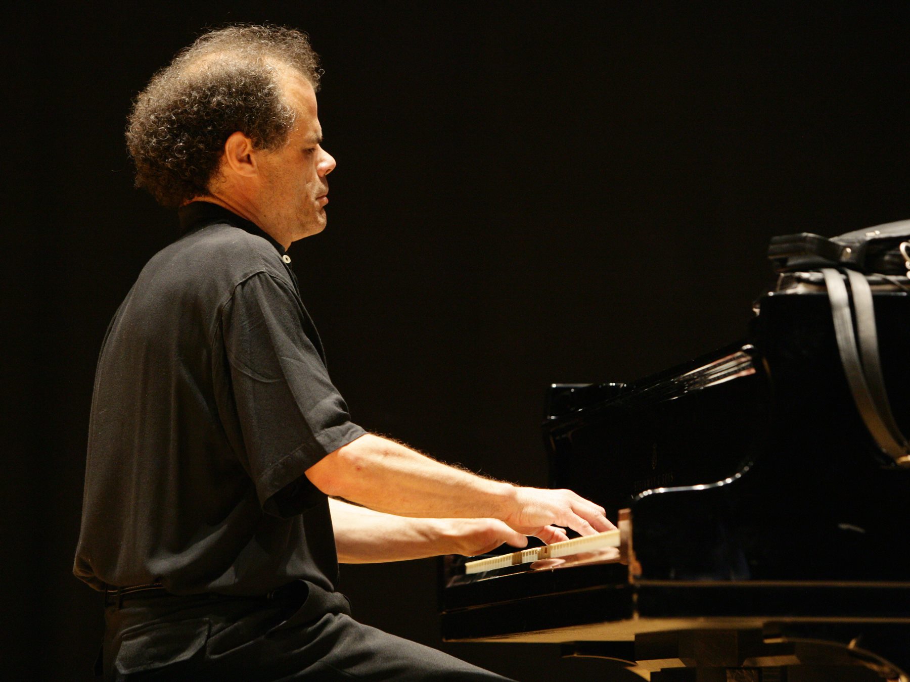 Jose Corchete al piano en concierto