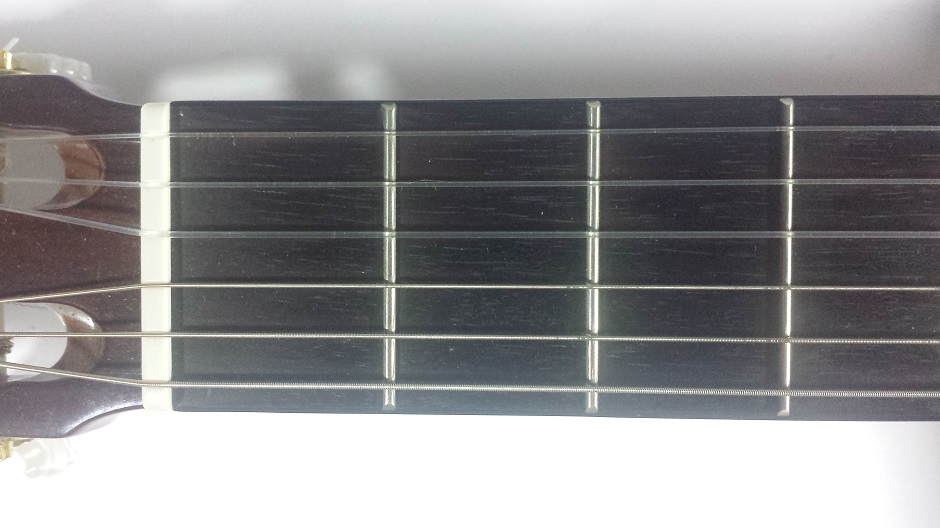 La guitarra española: La cejuela y los tres primeros trastes