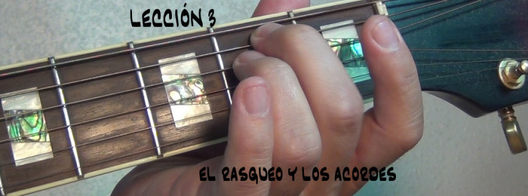 El rasgueo, los acordes Mi menor y La7. Concepto de bajo. (Lección 3)