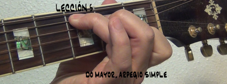Acorde Do mayor y arpegio simple. Posición del pulgar y los bajos. (Lección 5)