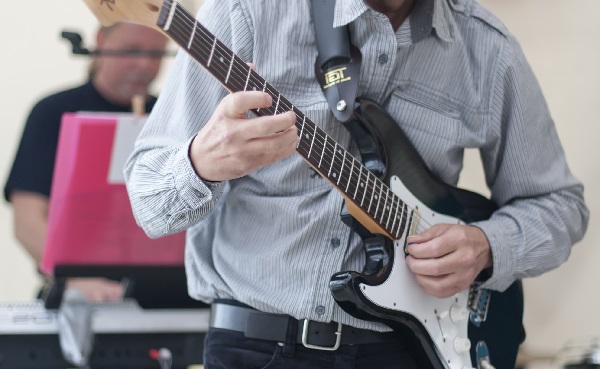 GUITARRA PARA ZURDOS